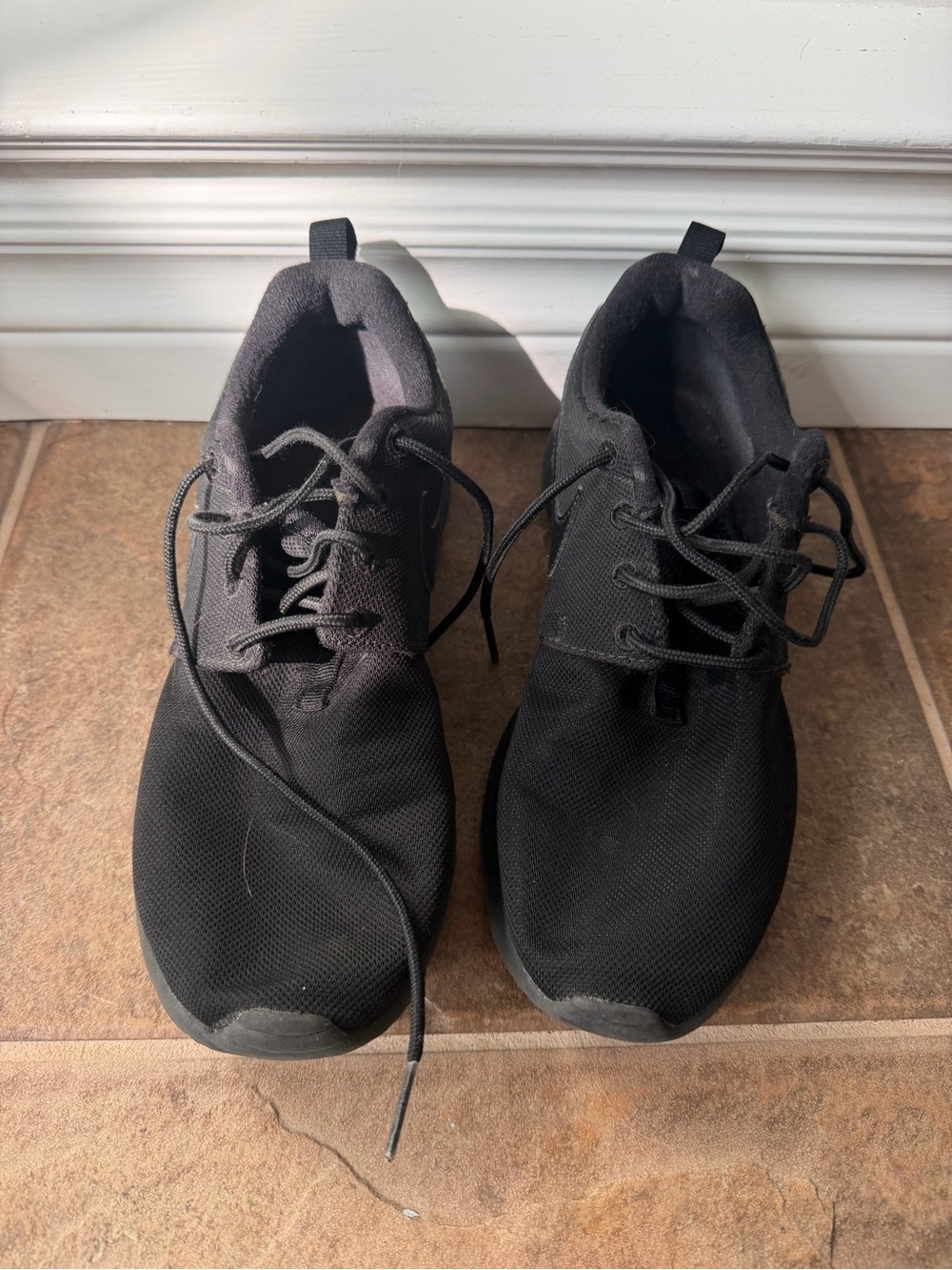 All black womens running shoes